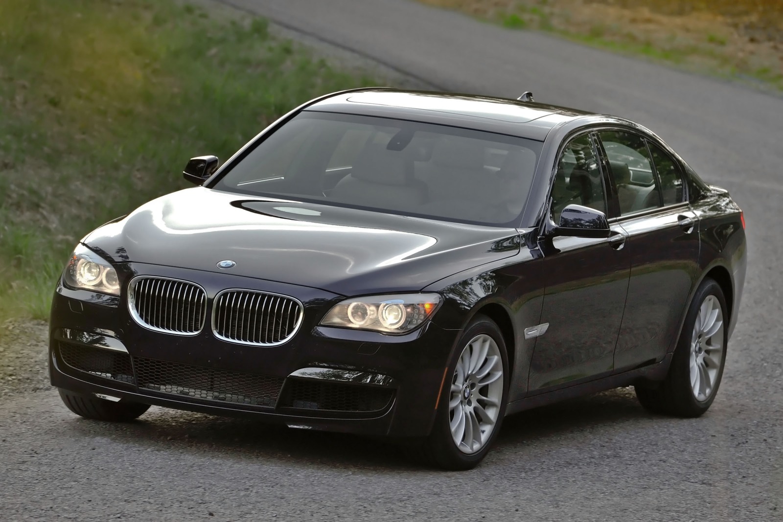 Bmw 750 2011